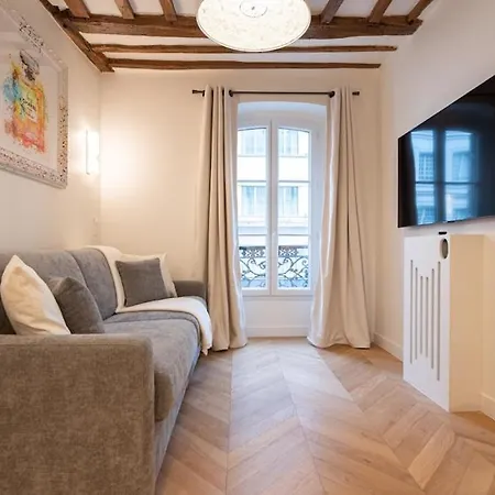 Cosy In - Champs Elysees Paris