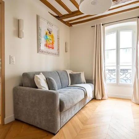 Cosy In - Champs Elysees Apartment