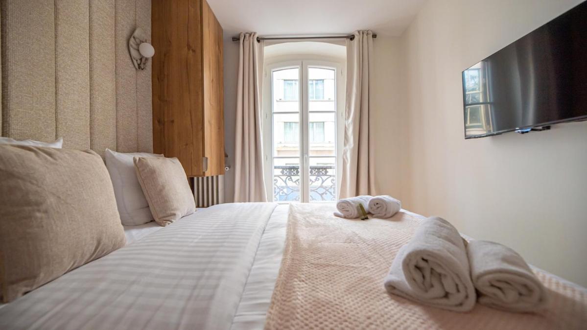 Cosy In - Champs Elysees Paris